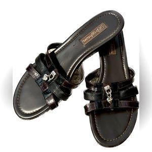 Cute Brighton sandals with changeable charm detail Size 10.